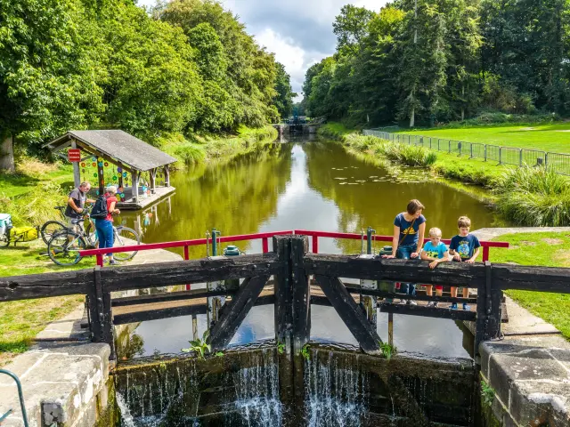 Canal et écluses Hédé-Bazouges